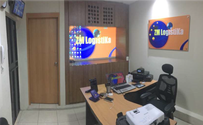 LA PRIMERA EMPRESA